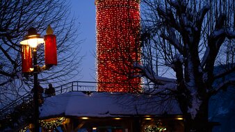 11 Meter hohe Kerze bei St. Gilgen