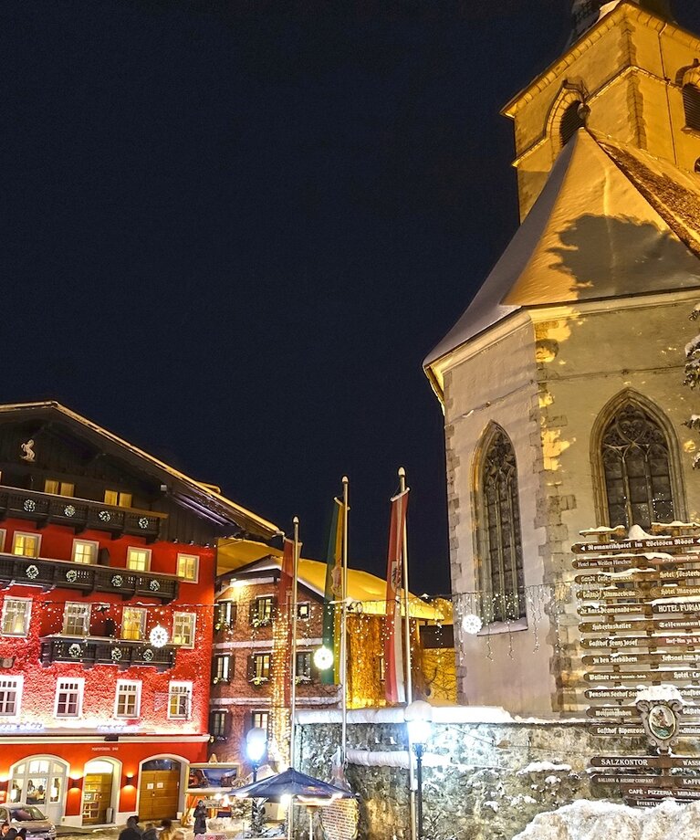 Blick auf die Kirchen beim Advent in St. Wolfgang